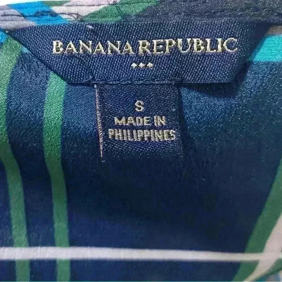 Banana Republic Sleeveless Plaid Button Up Top - Picture 7 of 8